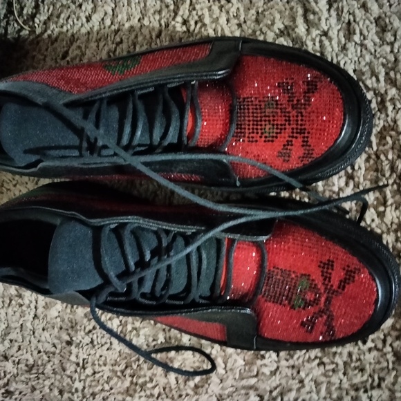 Shoes - Picture 3 of 4